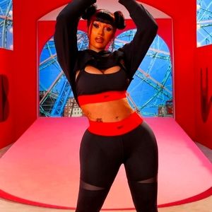 NWT Reebok 7/8 tights, XL, Cardi B collection- Red & Black